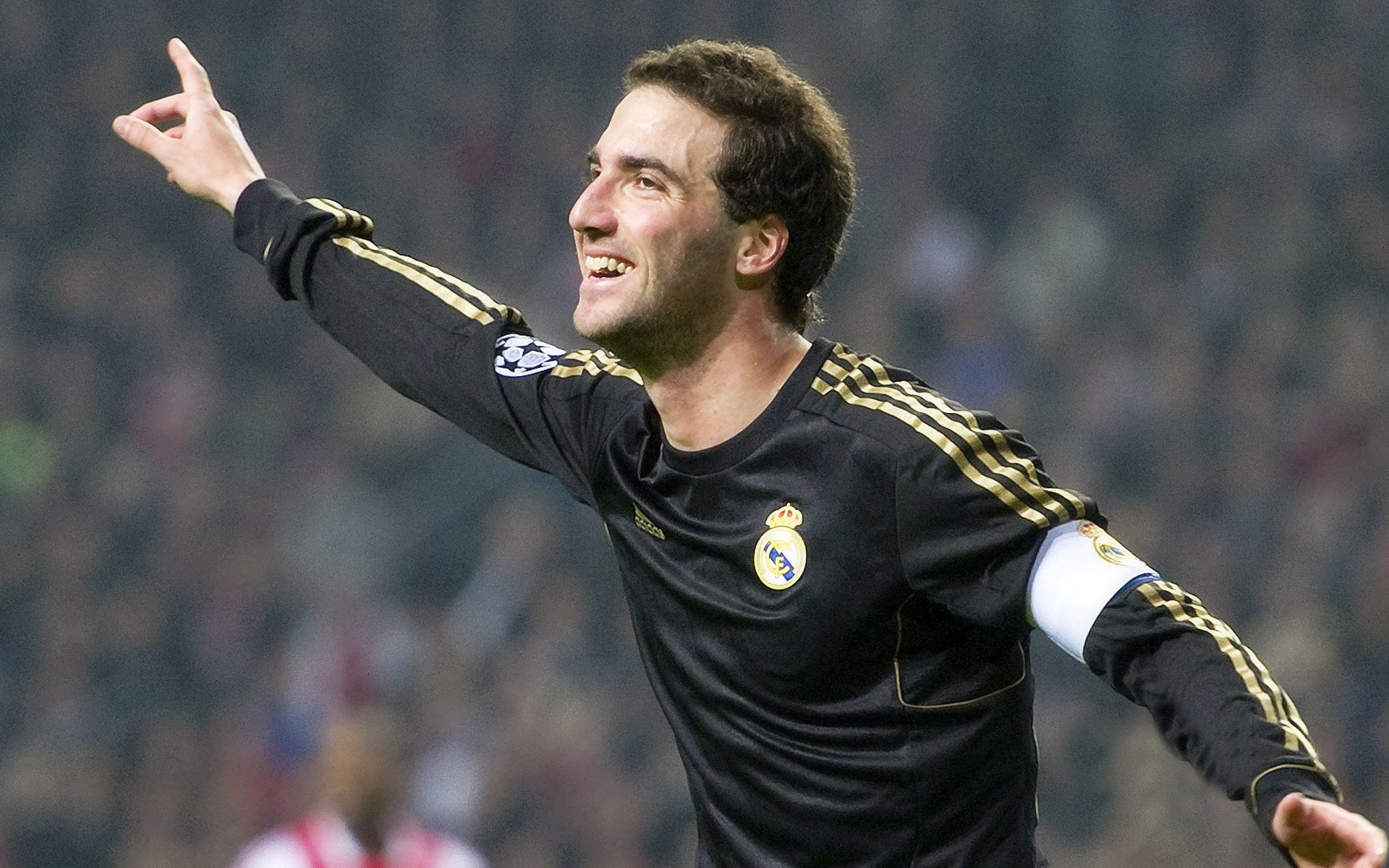 开云下载-奥运周期关键战焦点战，阿根廷横扫西班牙，潘帕斯雄鹰的战术革命与精神传承